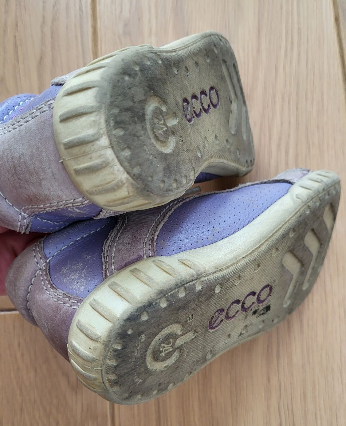 Ecco dziecięce buty 24