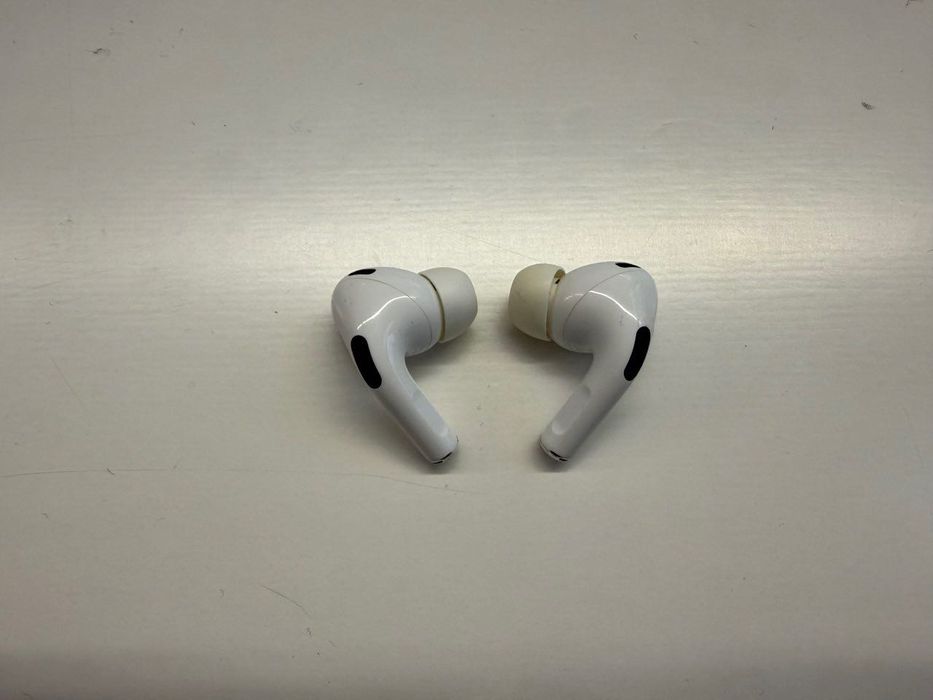 Apple AirPods Pro 2 MagSafe with Charging Case USB-C