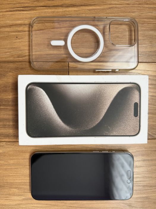 Sprzedam Iphona Apple 15 Pro Max  256 gb 6,7” 120 Hz Tytan Naturalny