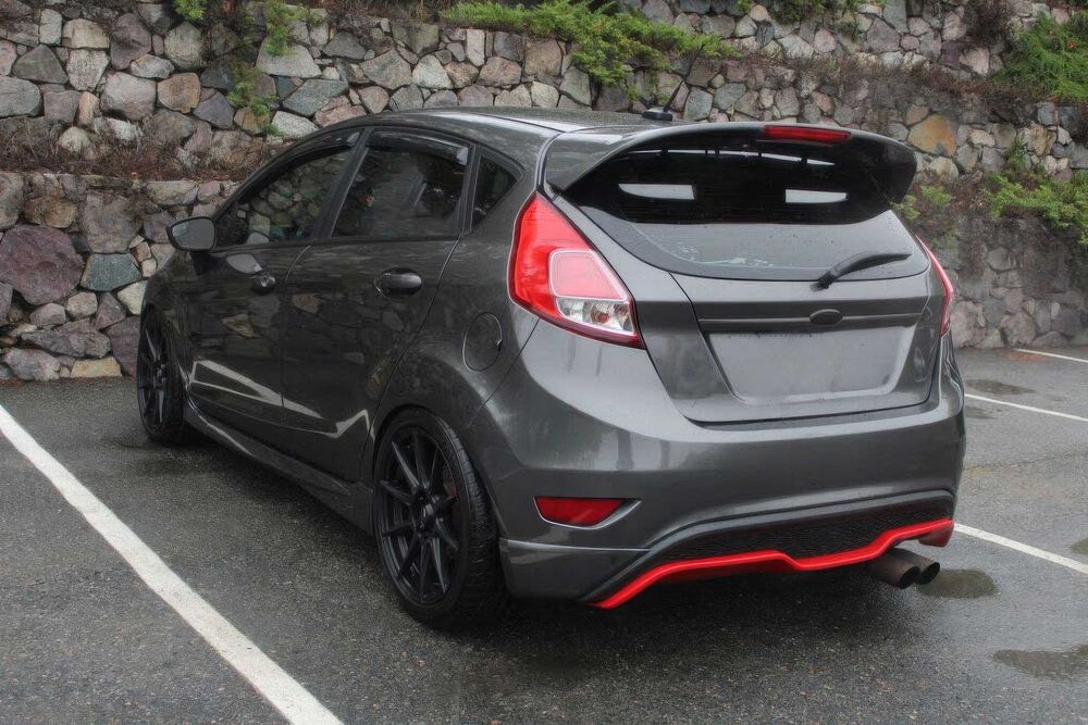 Ford Fiesta ST      2016