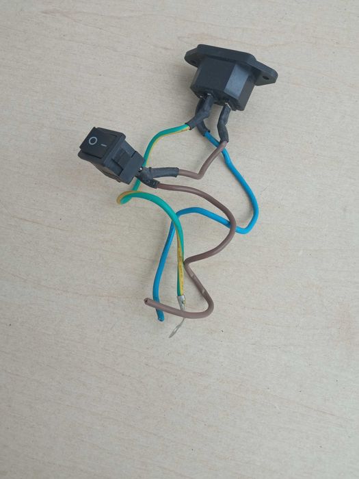 Роз'єм 3-pin мама та кнопка включення