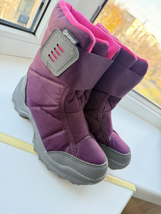 Зимові теплі черевики в ідеальному стані