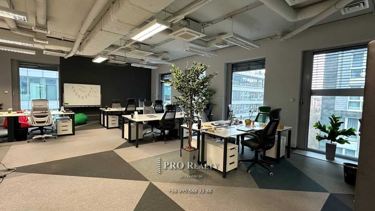 Сучасний офіс  з панорамним видом! м. Печерськ 1500 м²