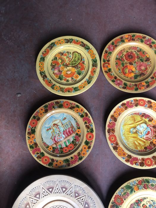 Тарілка деревʼяна петриківський розпис