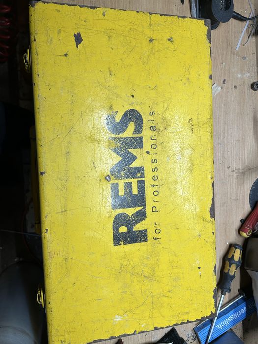 Rems zaciskarka + skrzynka