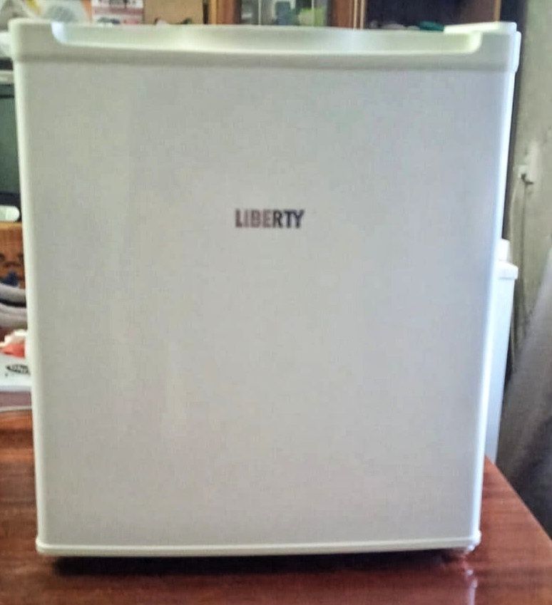 Продам Однокамерный холодильник LIBERTY HR-65 W