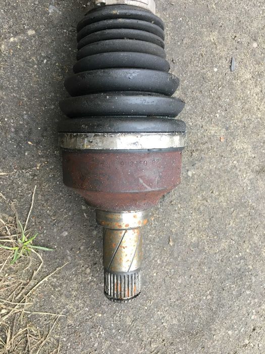 Полуось піввісь привод шрус Volvo XC70 2.4 DIESEL ЛІВА КОРОТКА.