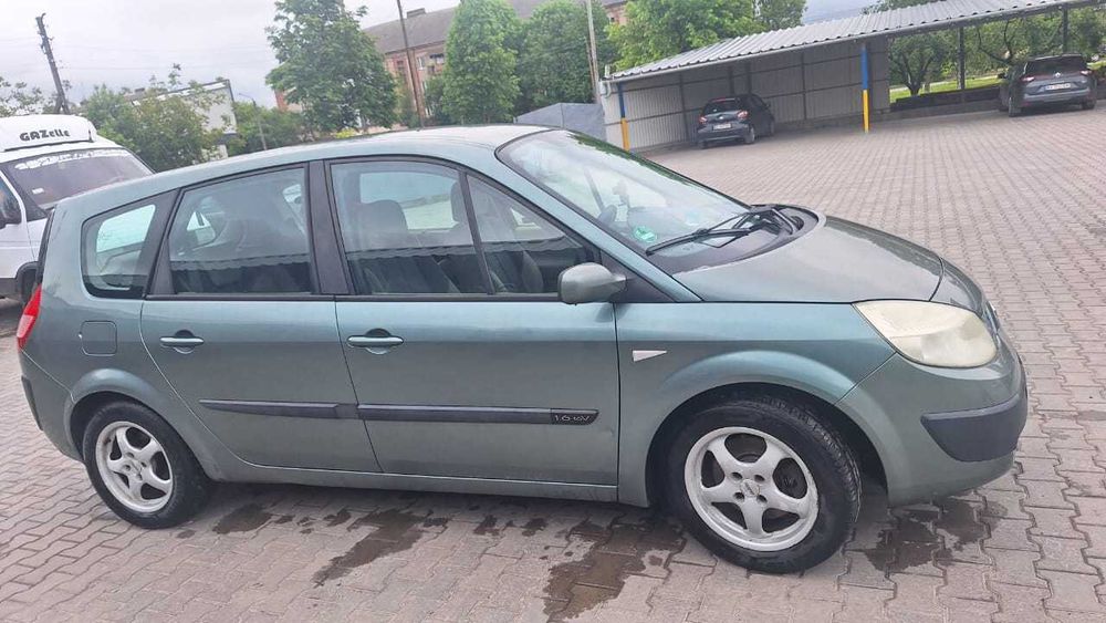 renault grand scenik