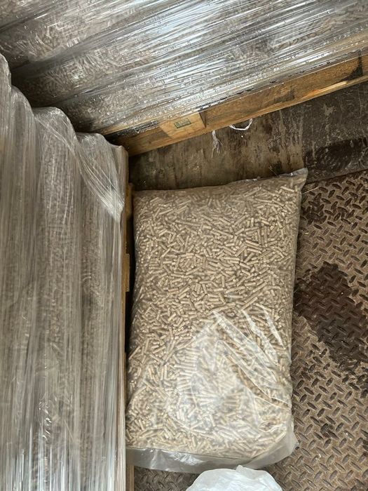 Żwirek ściółka podłoże drewniane 6mm dla zwierząt domowych  16l