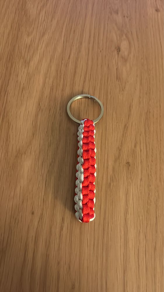 Porta chaves vermelho e branco