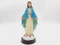 Ładna figurka Matki Boskiej Maryja