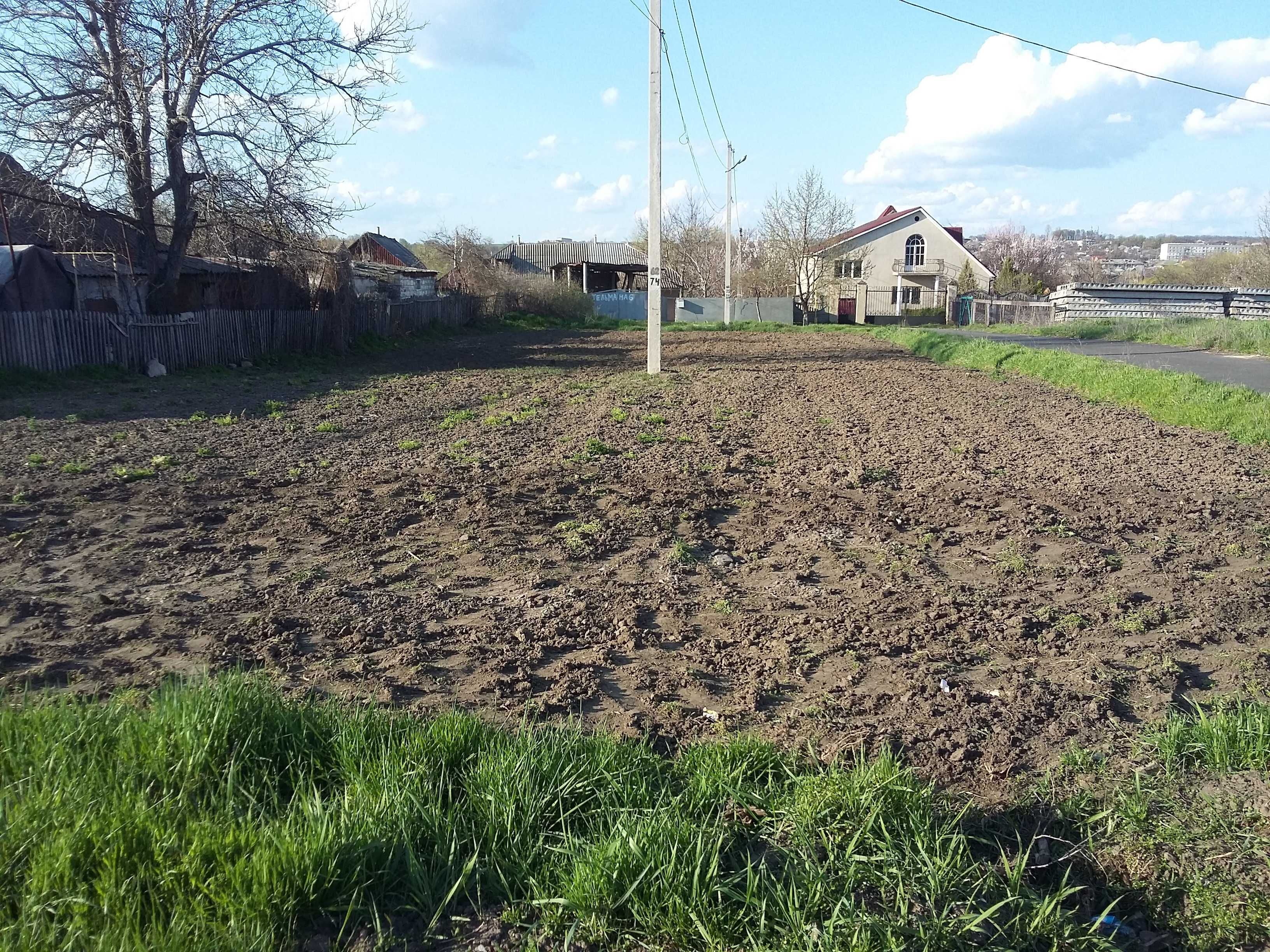 Продам земельну ділянку під будівництво в м. Балта, біля стадіону