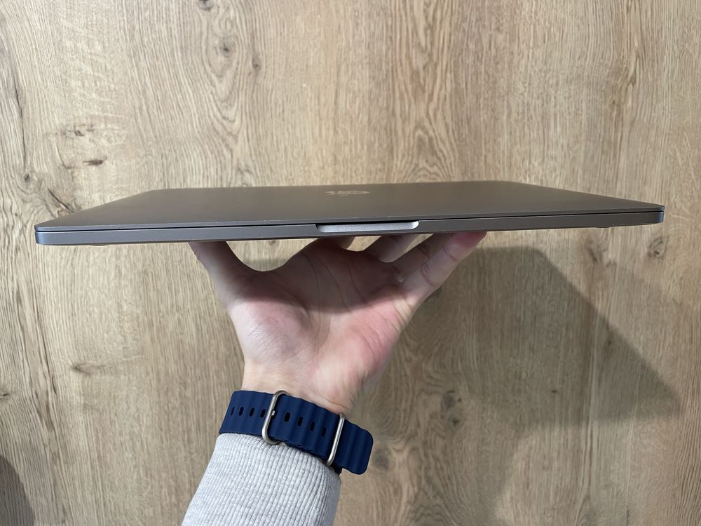 Macbook Pro 13 2019 i7/16/512 Space Gray