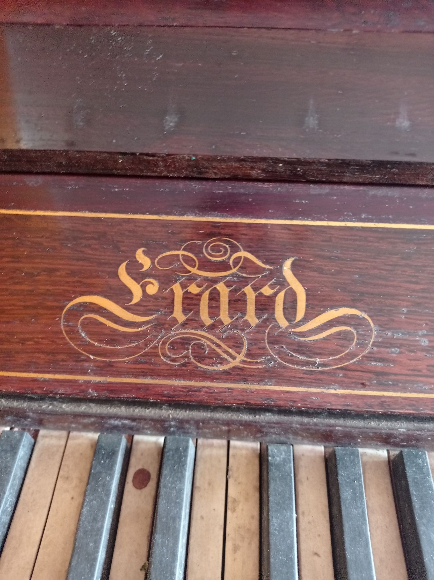 Pianino Erard do renowacji
