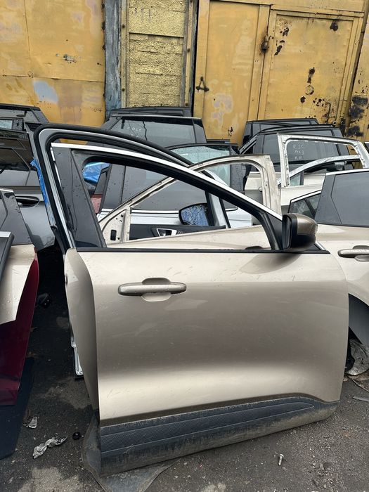 Передня права дверка ford escape mk4, двері форд ескейп мк4