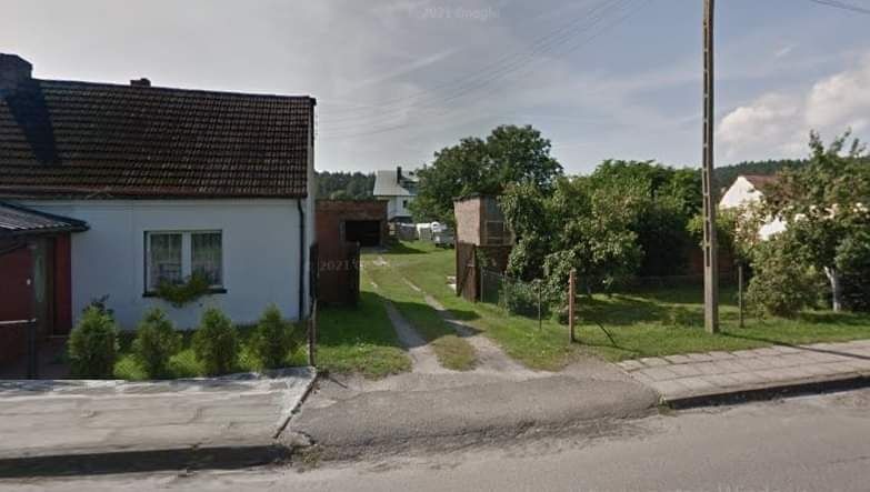 Dom z budynkami gospodarczymi na dwóch bliźn. dzialkach o pow 20 Arow