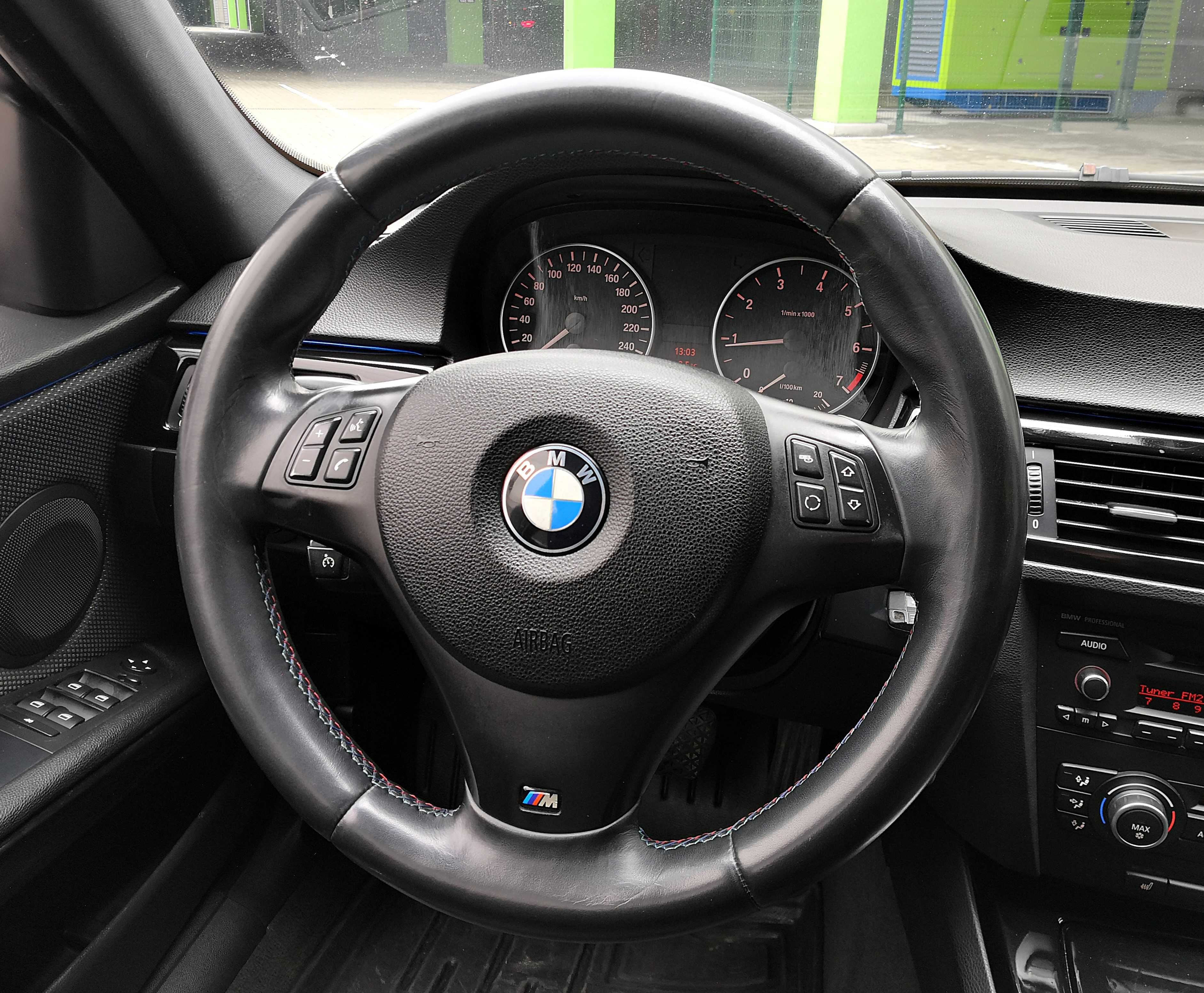 Продається BMW 320i 2007 року