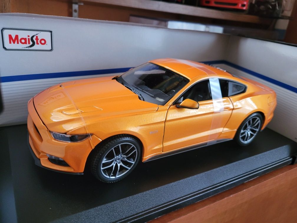 Model Ford Mustang, 1/18, Maisto