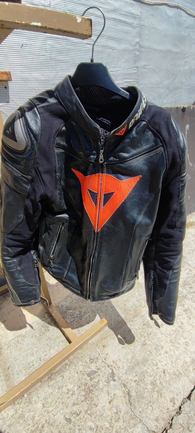 Jacketa e calças Dainese