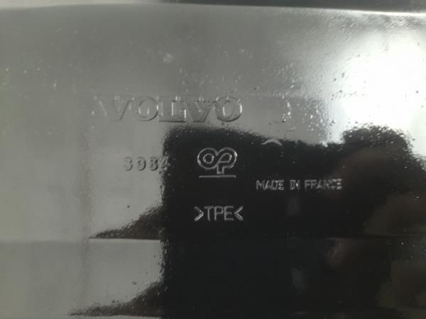 Plástico genérico VOLVO V50 (MW)