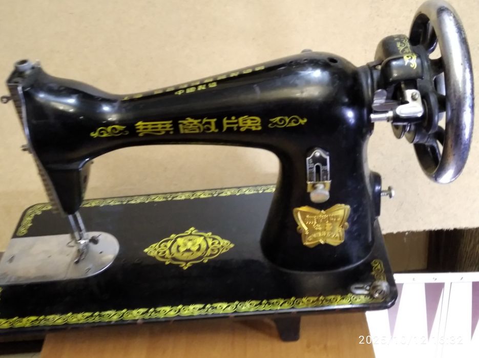Ручная швейная машина прототип подолки