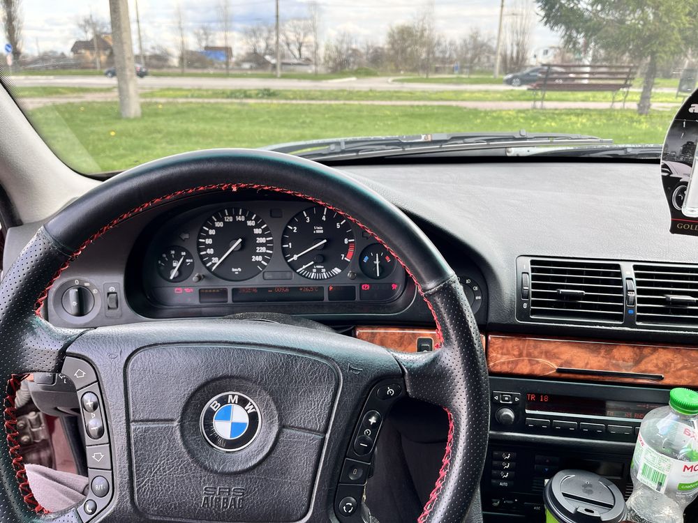 Продам BMW 523i,E39