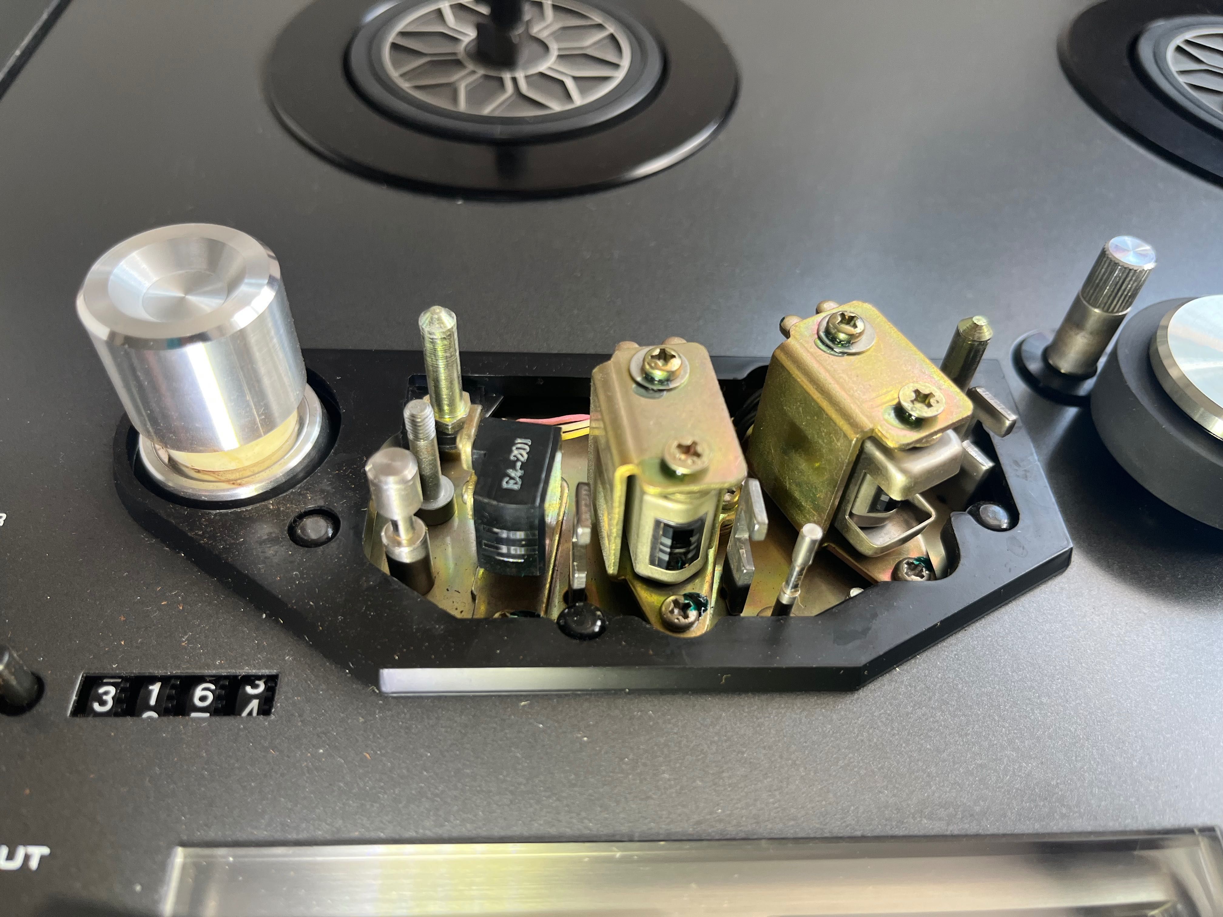 Магнітофон на бобіни AKAI GX-4000D