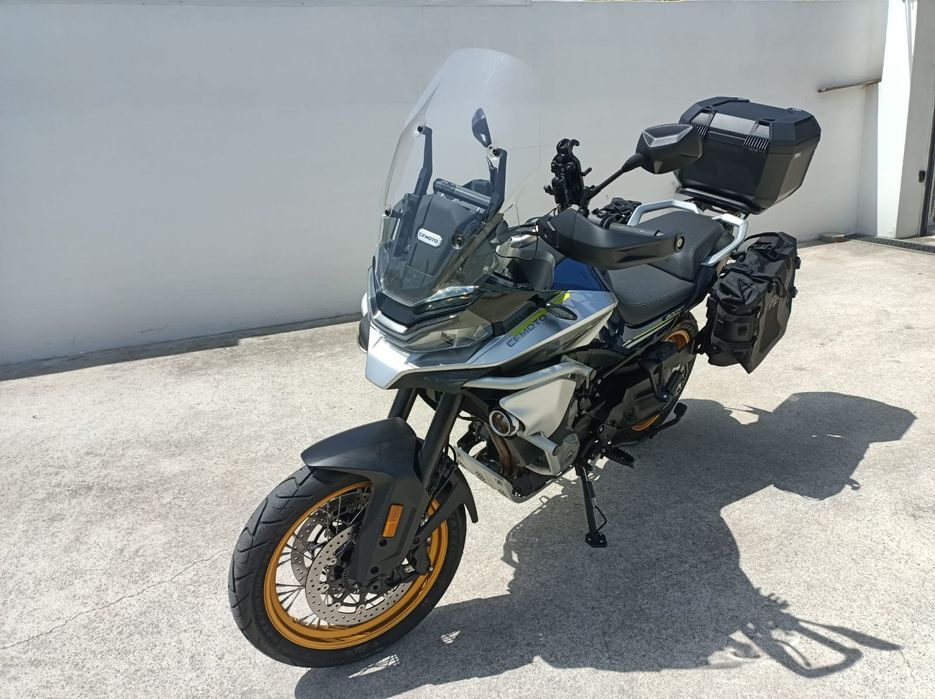 CF moto MT 800 Touring