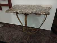 Mesa de apoio com tampo em brecha da Arrábida