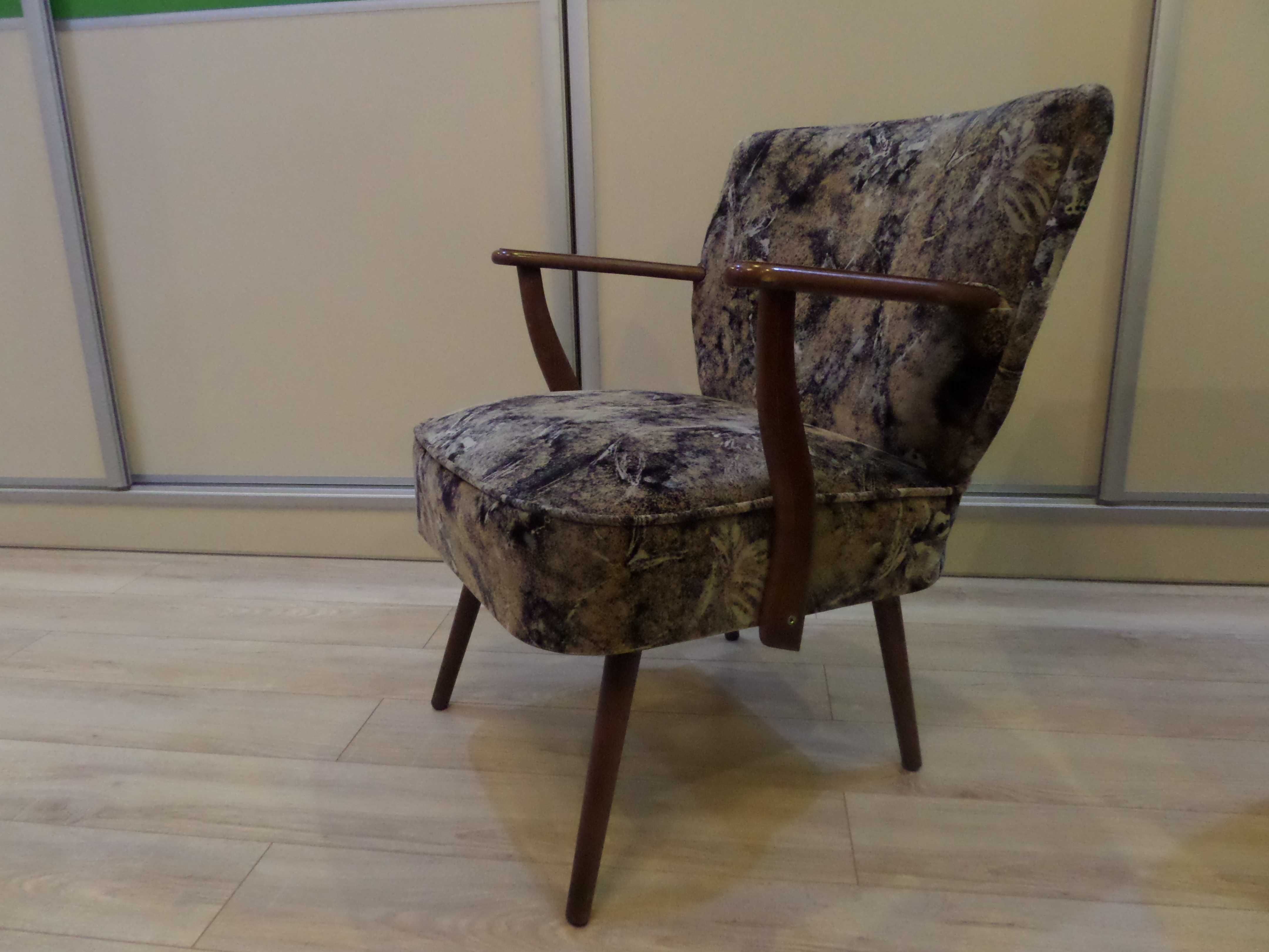 piękny designerski fotel patyczak z podłokietnikami stan bdb