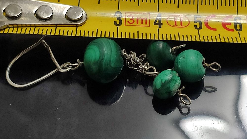 Kolczyki srebrne z malachitem.