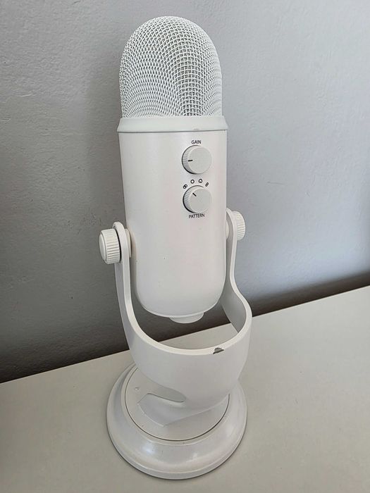 Mikrofon pojemnościowy studyjny BLUE YETI USB biały