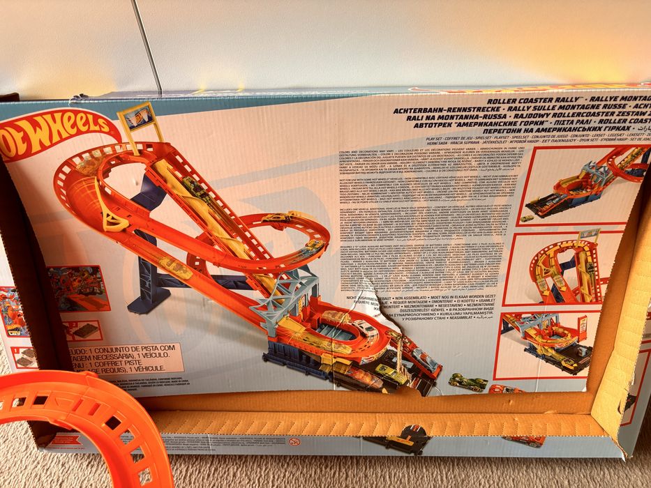 Hot Wheels Roller Coaster