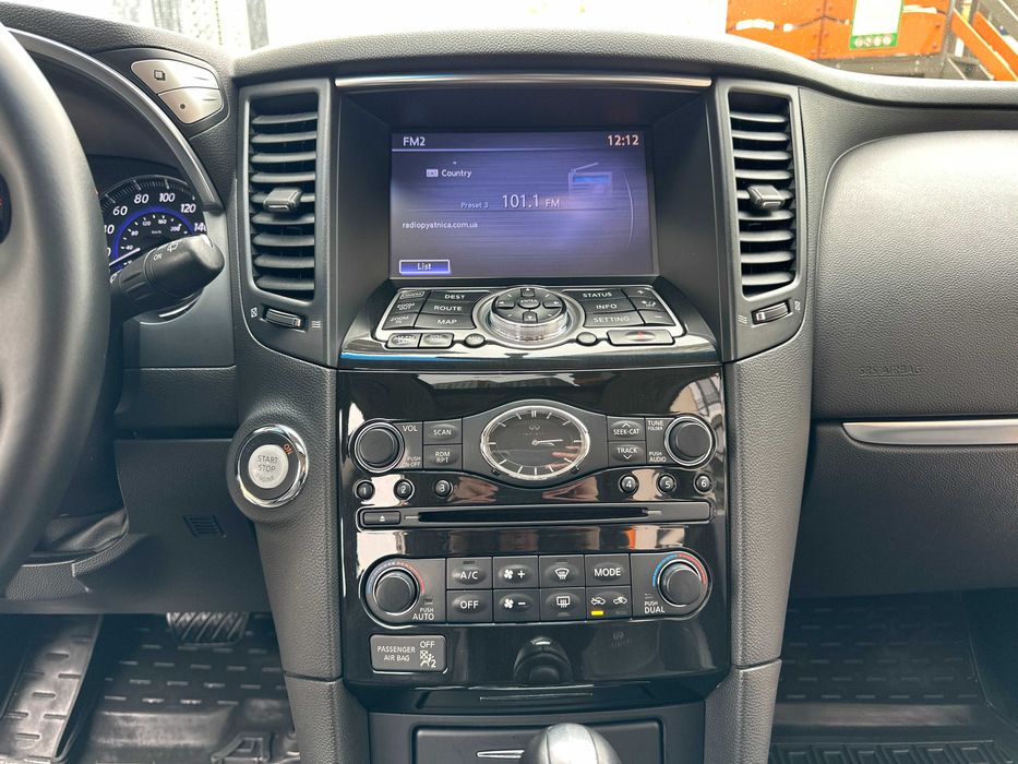 Infiniti QX70 3.7i V6 Premium