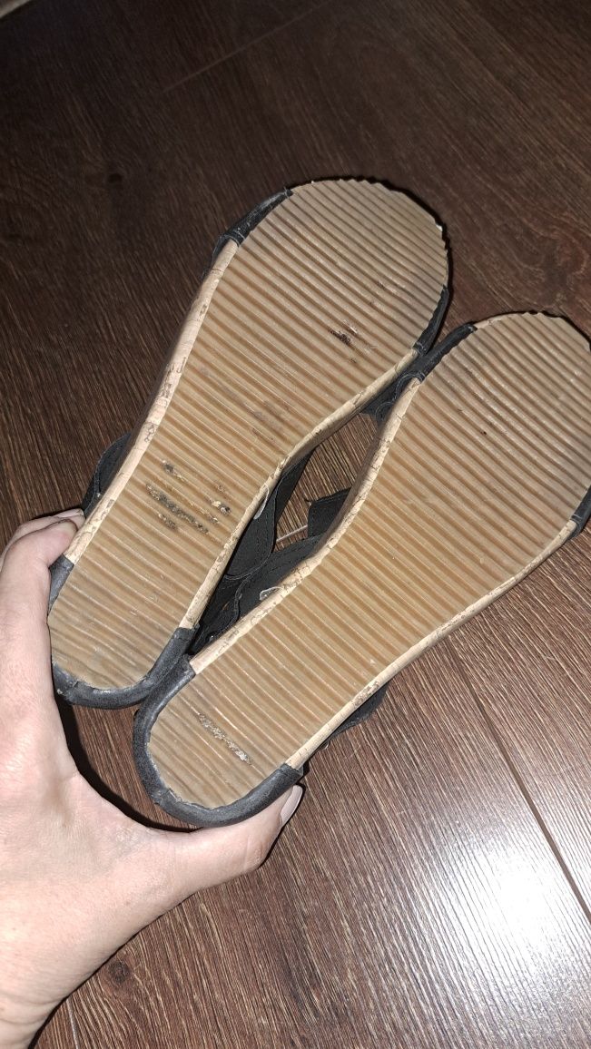 Buty na koturnie lekkie