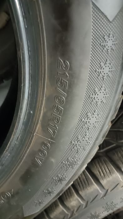 Opony zimowe komplet 215/65 R17