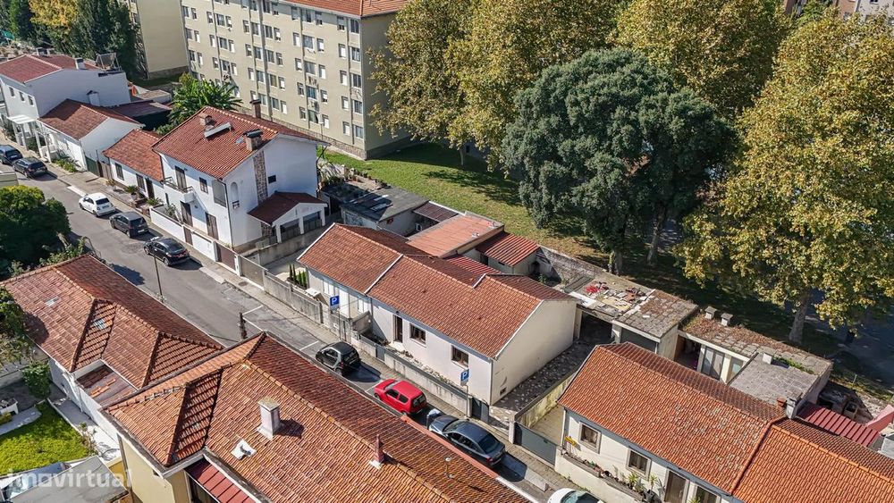 Moradia Térrea de 3 Frentes, Amial Porto