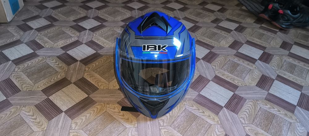 Продам мотошолом