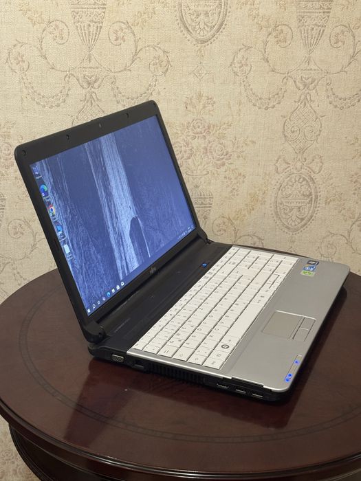 Ноутбук Fujitsu A530 i3 HDD 500GB