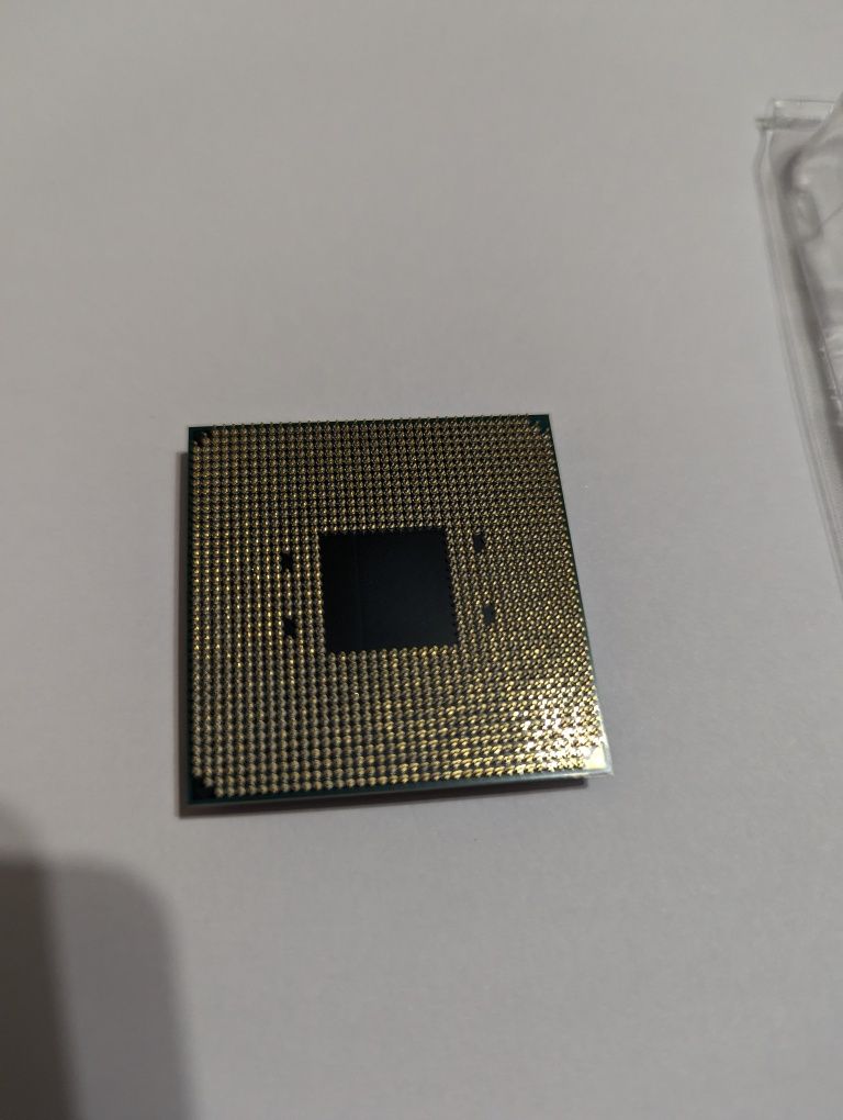 Процесор AMD Rayzen 7 3700X
