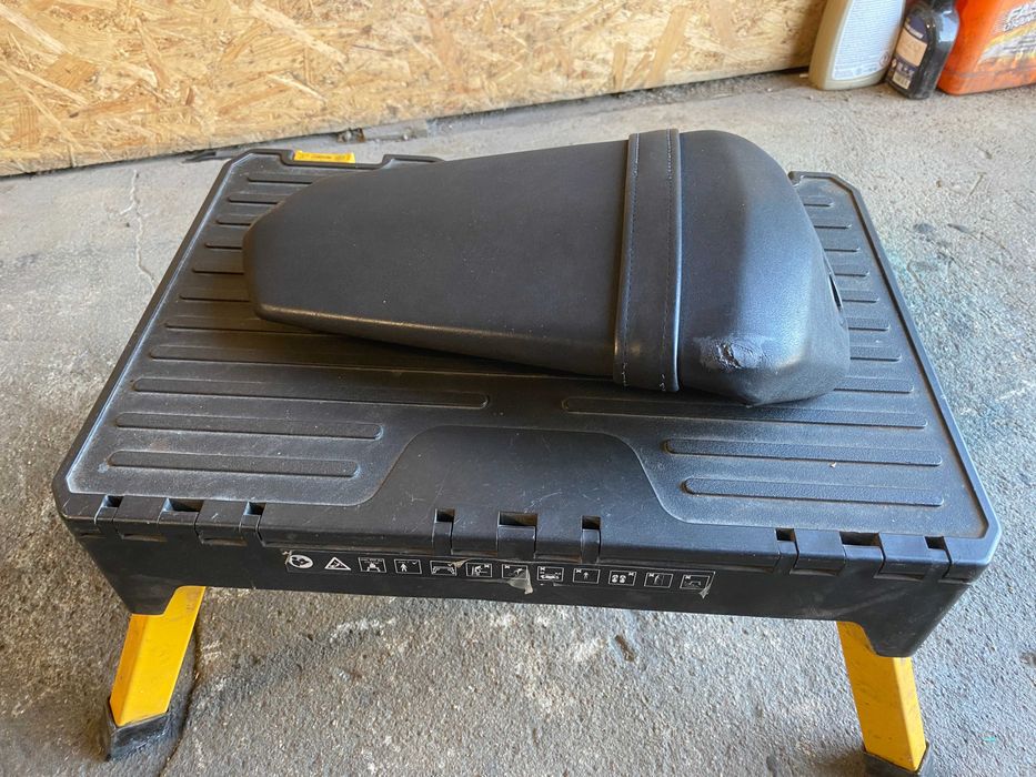 Kanapa pasażera Yamaha MT 125 YZF R125