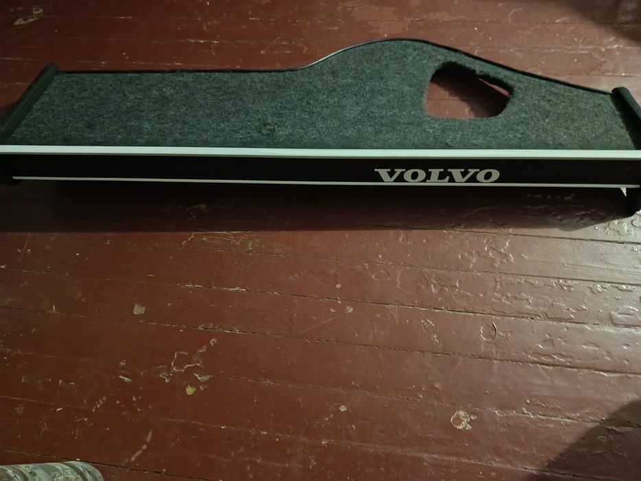 Полка на торпеду Volvo FH