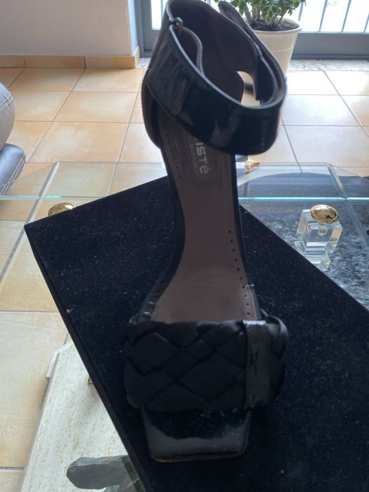 Sandalias de pele lacado preto mais sandalias salto alto tam. 39