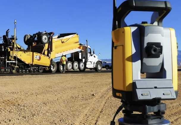 system do spycharka równiarka rozściełacz Trimble 3D GPS Tachimetr sps