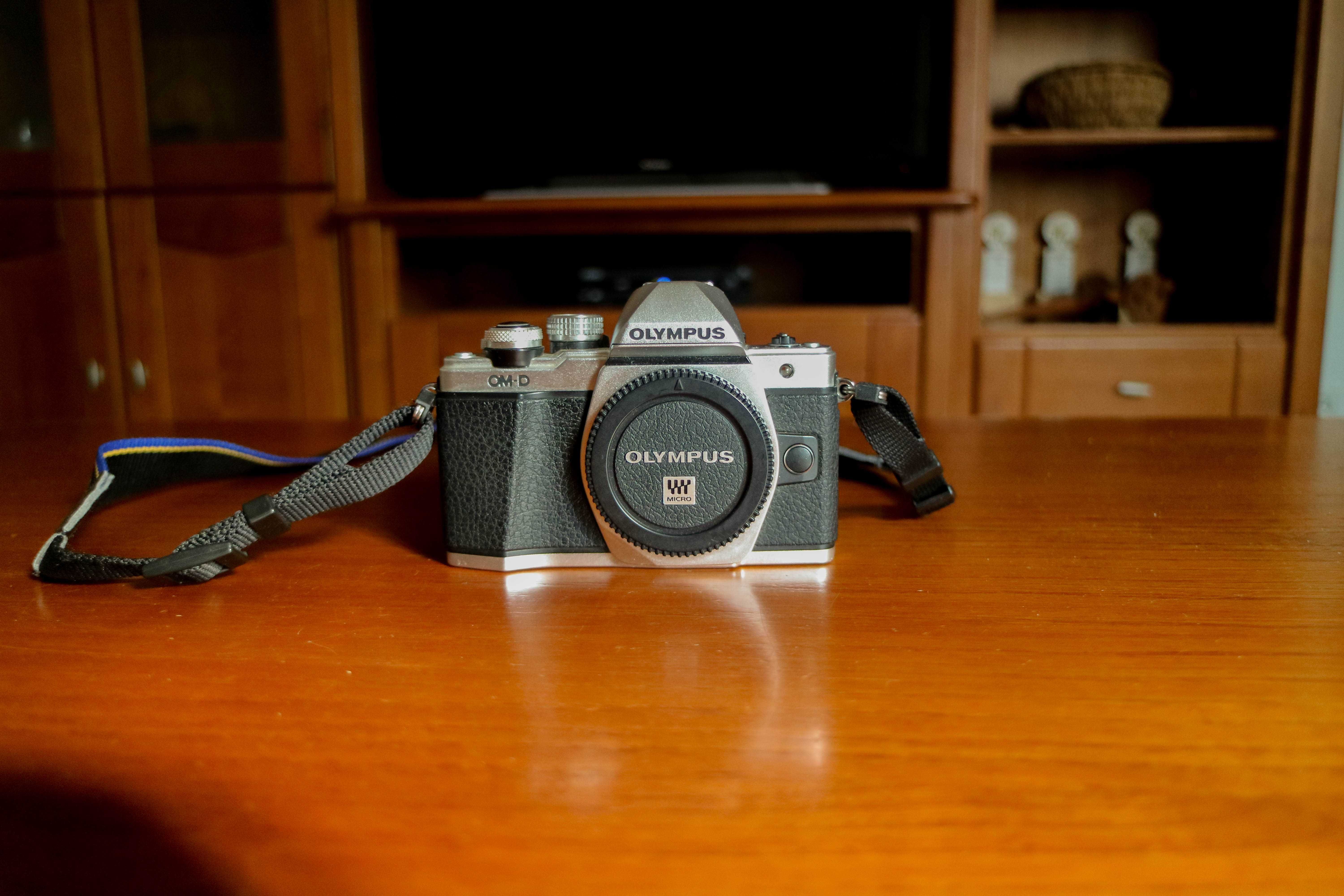 Olympus E-M10 Mark II (corpo)