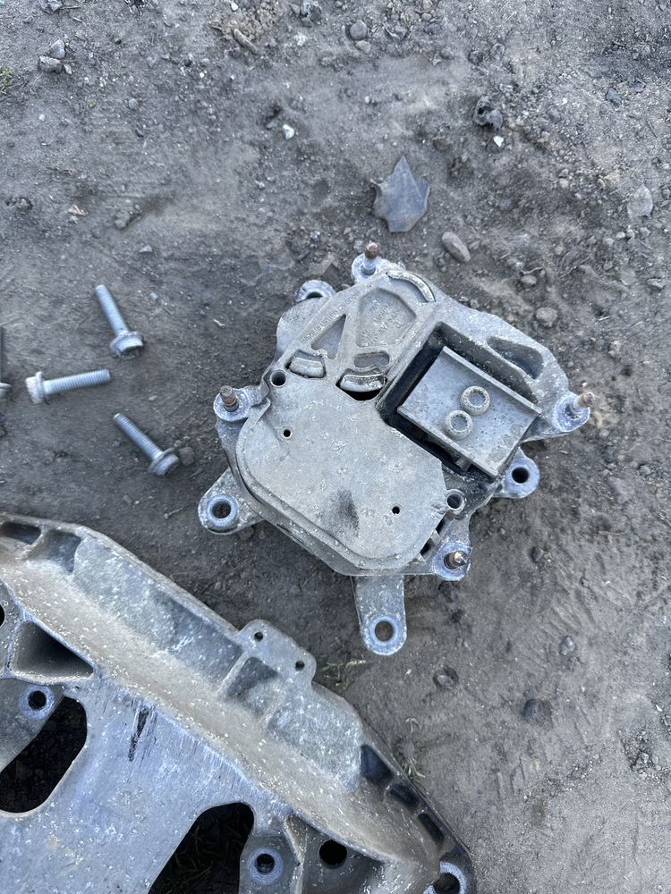 Łapa poduszka skrzyni Audi a6 c8