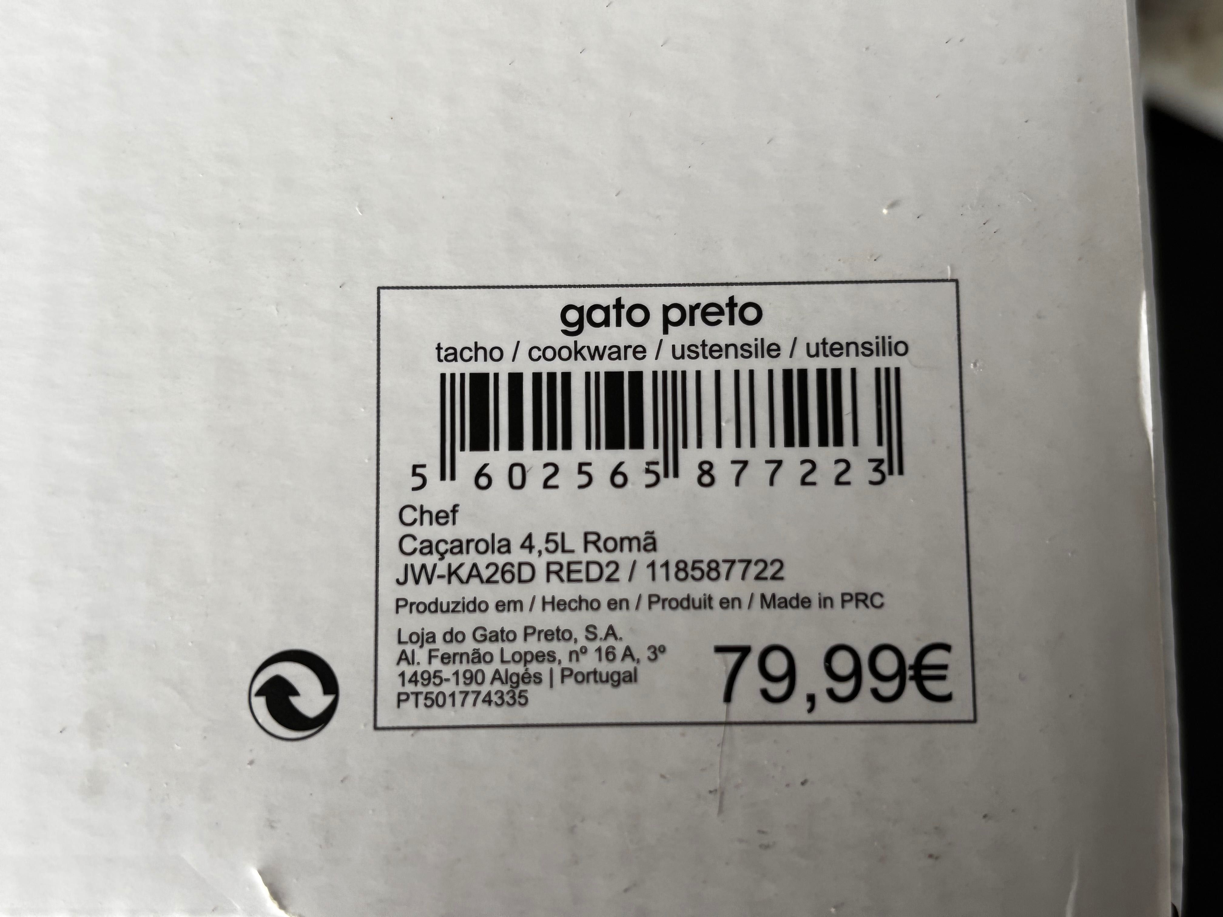 Panela de cerâmica do gato preto