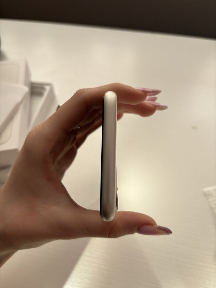 Iphone 11 w idealnym stanie
