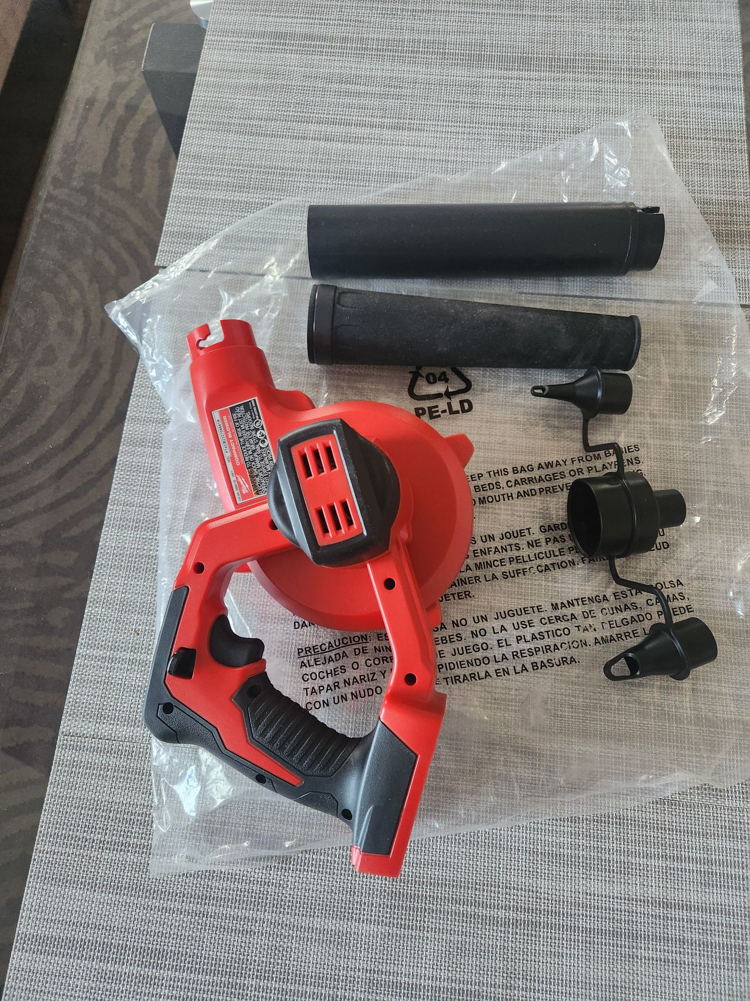 Dmuchawa Milwaukee m18 + latarka