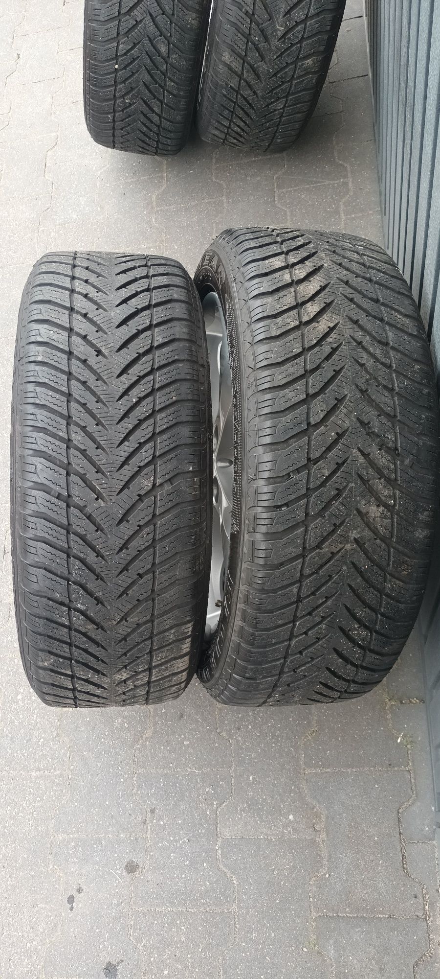 Koła Felgi Aluminiowe BMW 1 E81 E82 E87 E88 GoodYear 205/50/17 ET47 7m